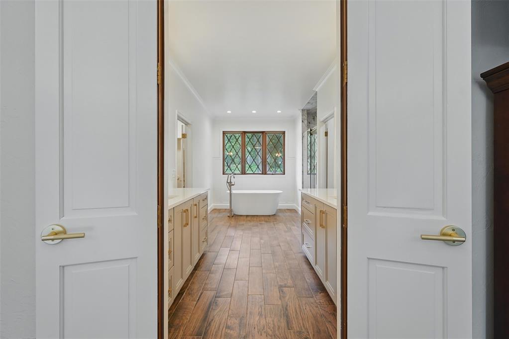 2108 Woodhill Road Property Photo 14