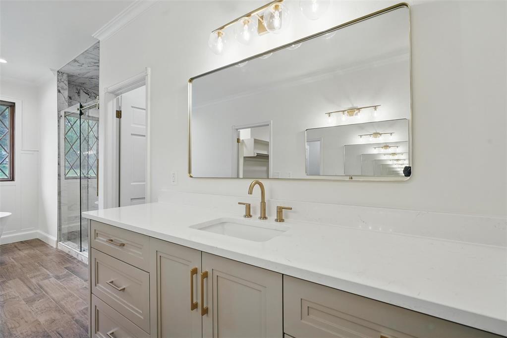 2108 Woodhill Road Property Photo 16