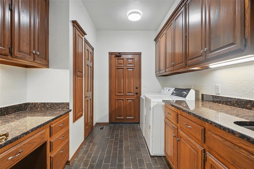 2108 Woodhill Road Property Photo 23
