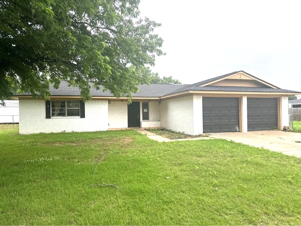 854 County Road 1315 Road Property Photo 1