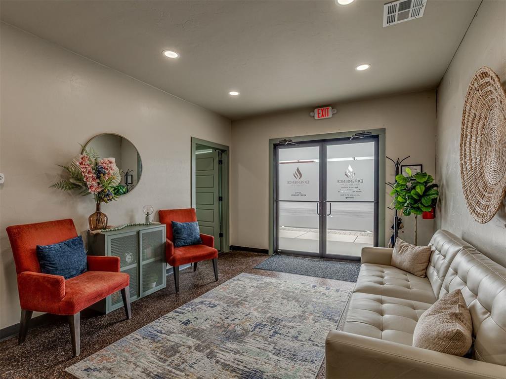 117 N Bdwy Property Photo 6