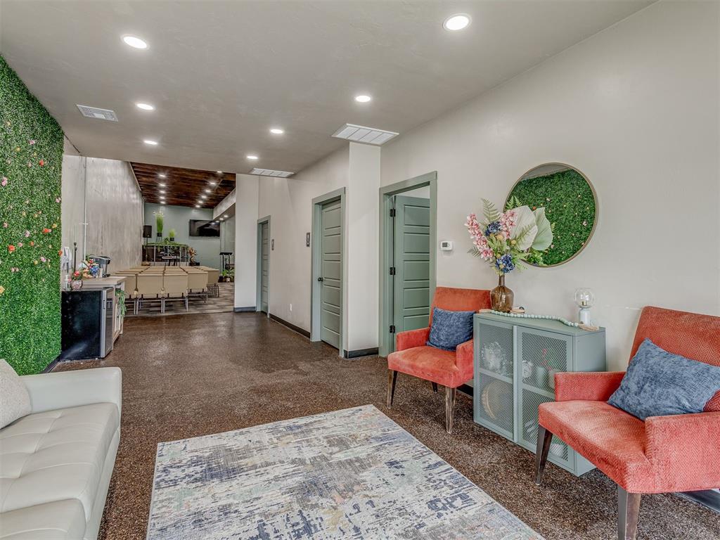 117 N Bdwy Property Photo 7