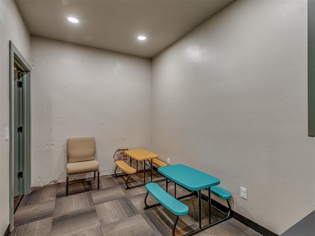 117 N Bdwy Property Photo 16
