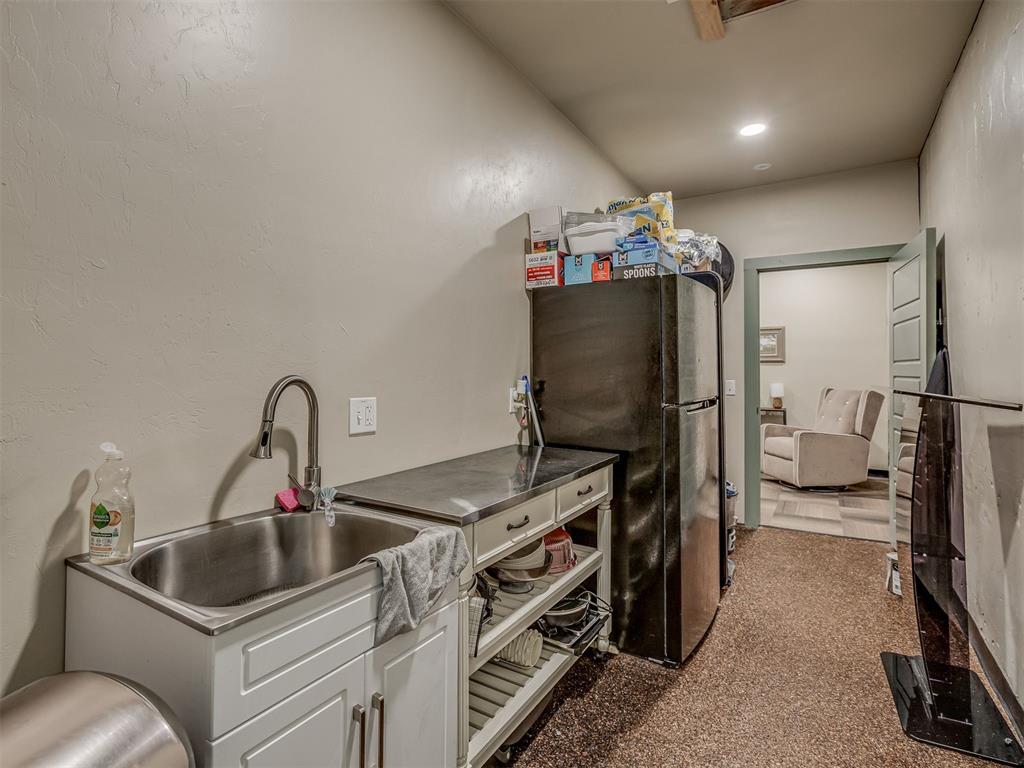 117 N Bdwy Property Photo 17
