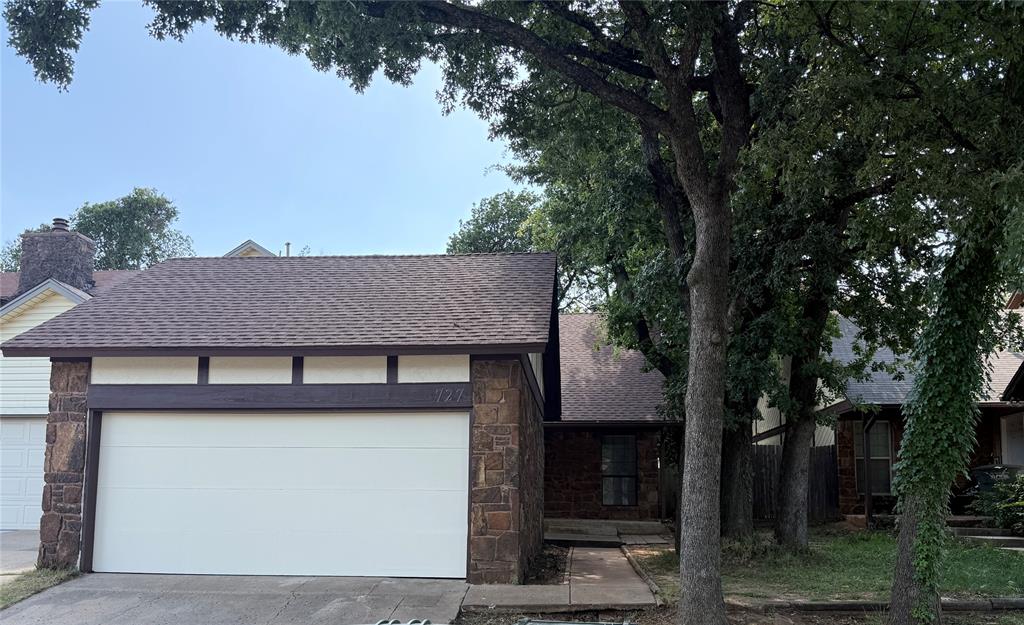 727 Rockridge Circle Property Photo 1