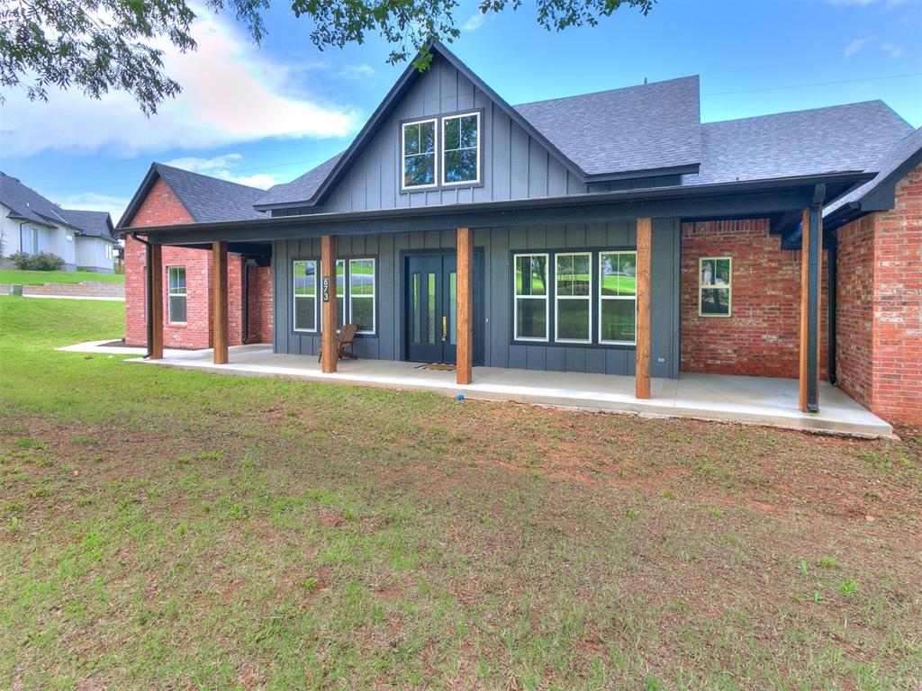 673 Barn Circle Property Photo 3