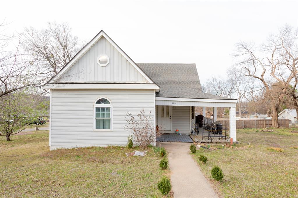320 W Forest Avenue Property Photo 1