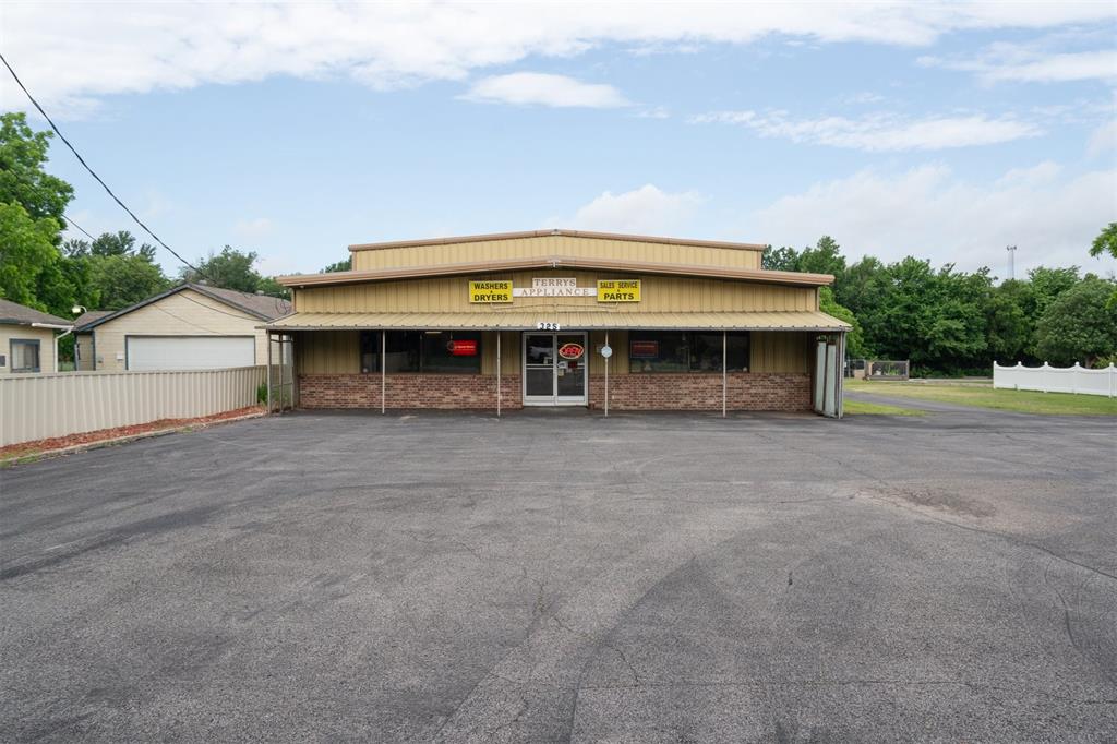 325 S Sooner Road Property Photo 2