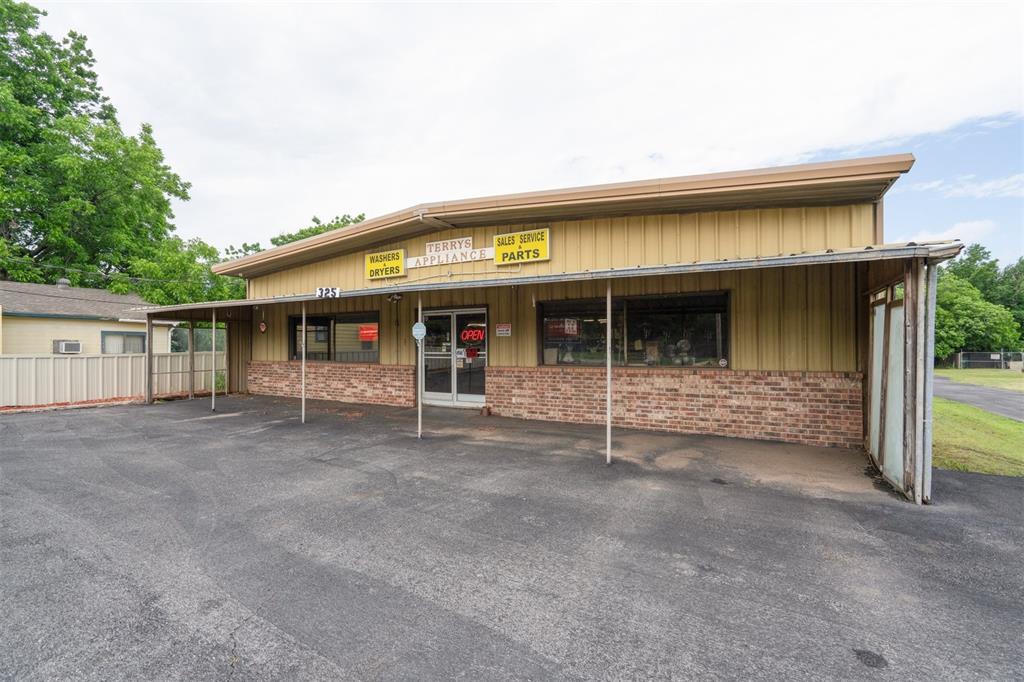 325 S Sooner Road Property Photo 4