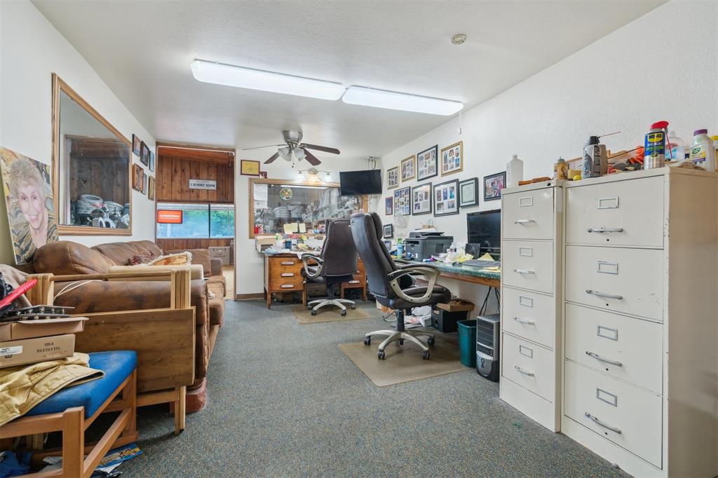 325 S Sooner Road Property Photo 5