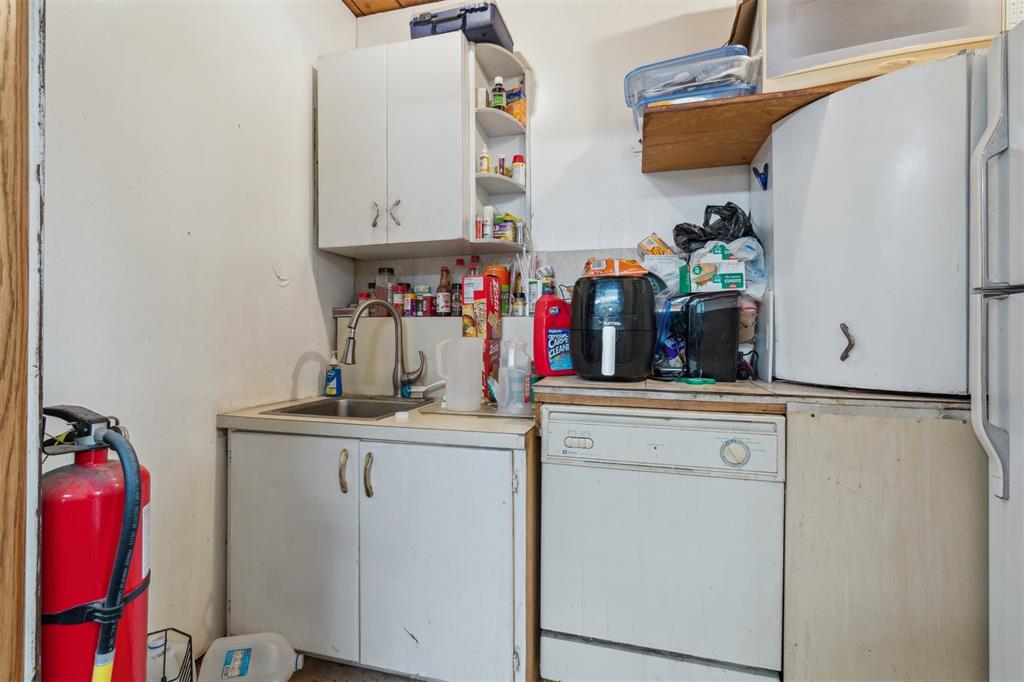 325 S Sooner Road Property Photo 8