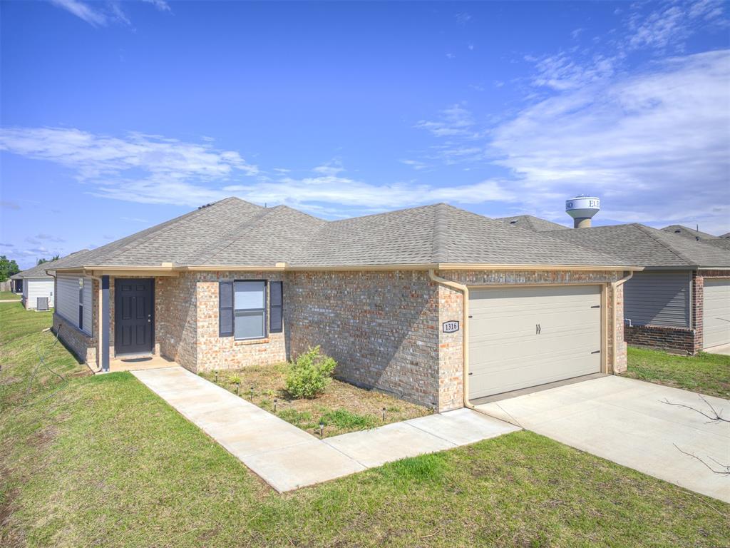 1316 Chuck Wagon Drive Property Photo 1