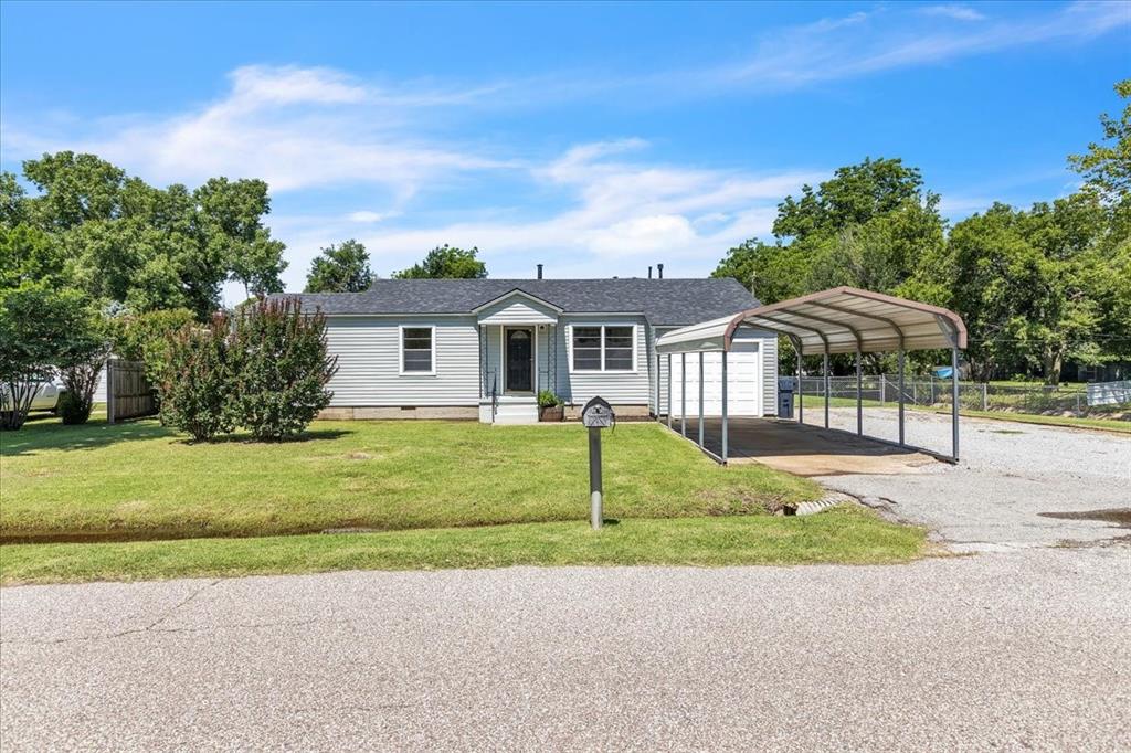2901 Pine Avenue Property Photo 1