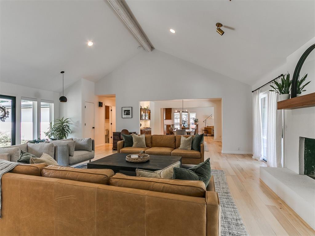 4107 Northhampton Drive Property Photo 12