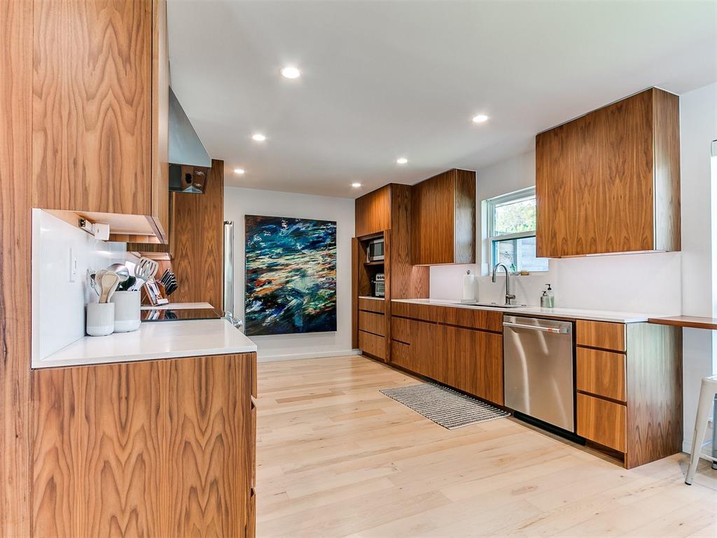 4107 Northhampton Drive Property Photo 16