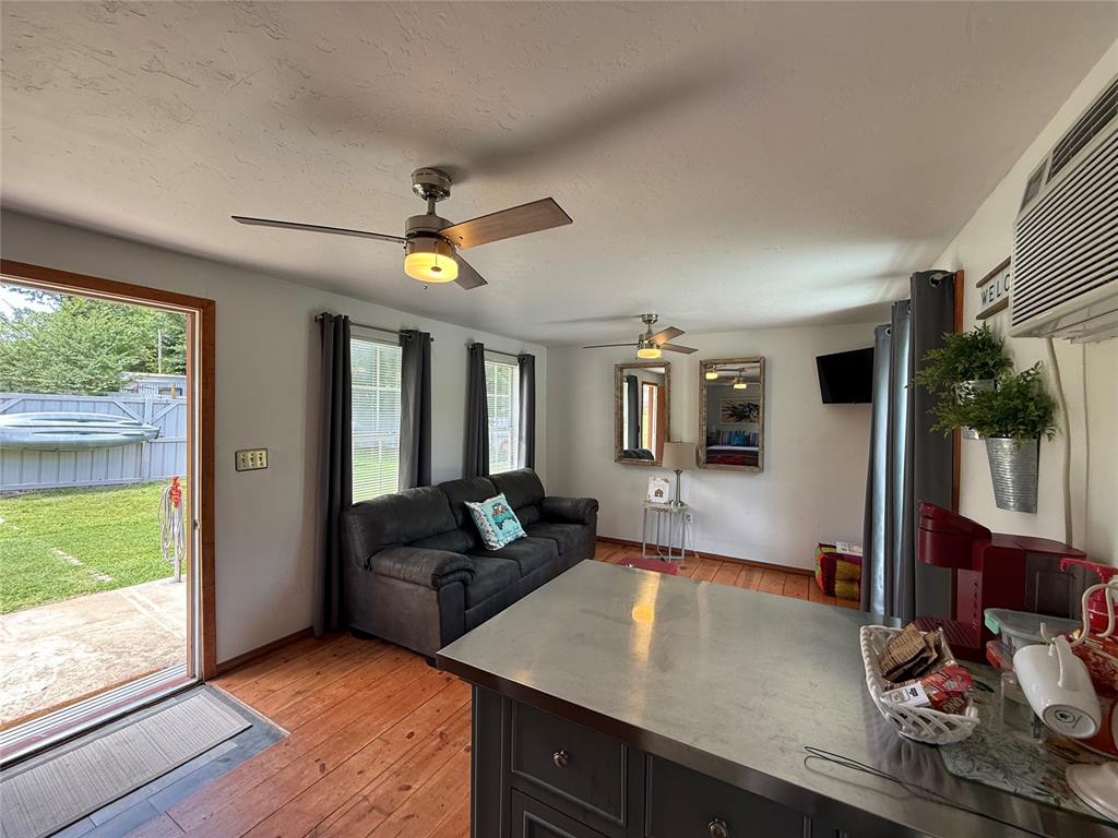 410052 E 1103 Road Property Photo 6