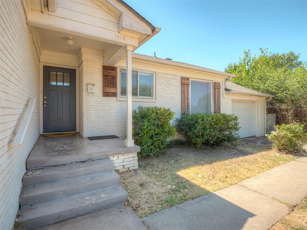1414 Oxford Way Property Photo 4