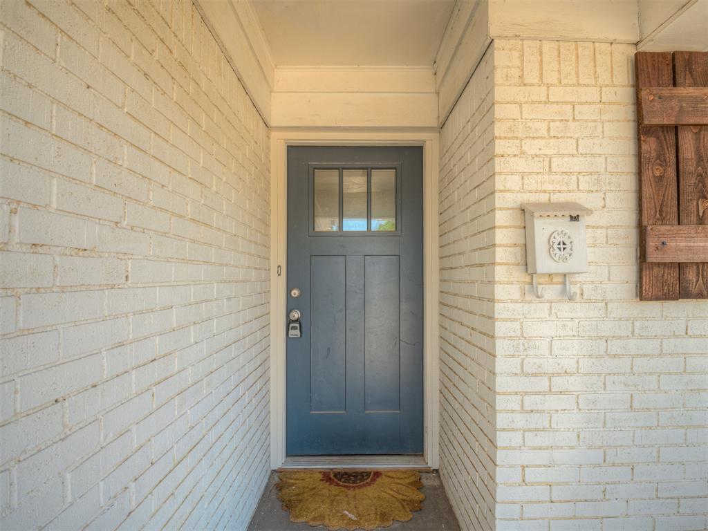 1414 Oxford Way Property Photo 5