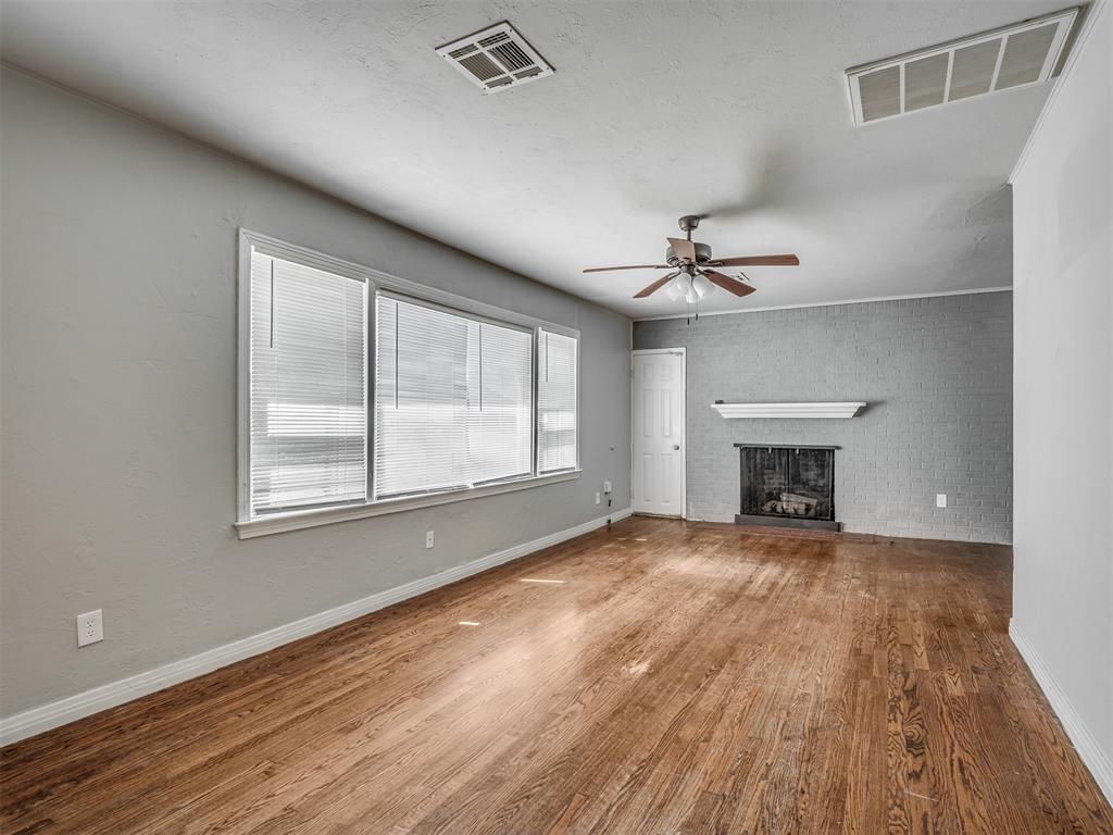 1414 Oxford Way Property Photo 7