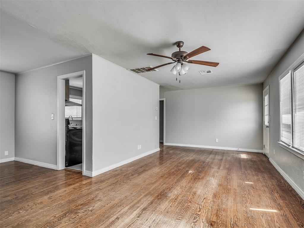 1414 Oxford Way Property Photo 11