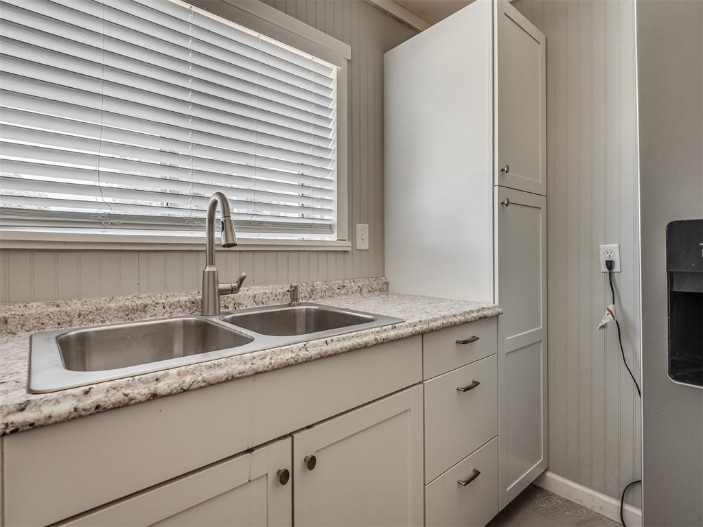 1414 Oxford Way Property Photo 23