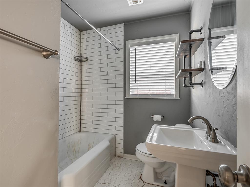 1414 Oxford Way Property Photo 26