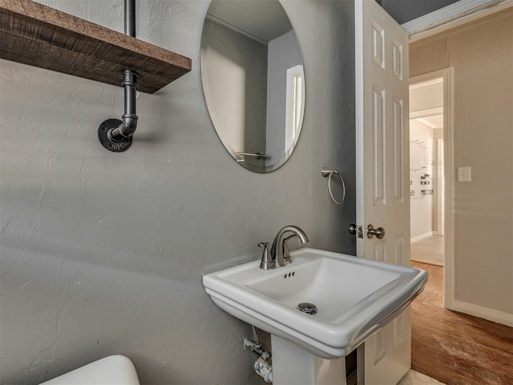 1414 Oxford Way Property Photo 28