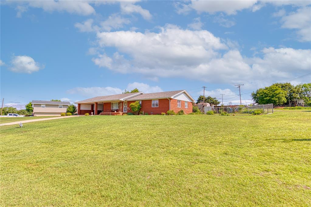 907 Ella Street Property Photo 1