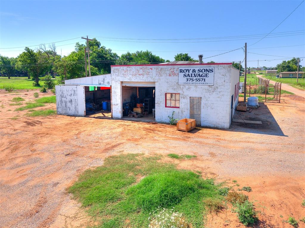 613 W Broadway Avenue Property Photo 2