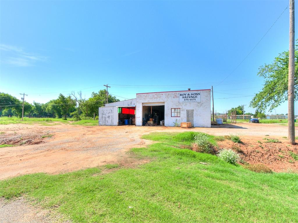 613 W Broadway Avenue Property Photo 6