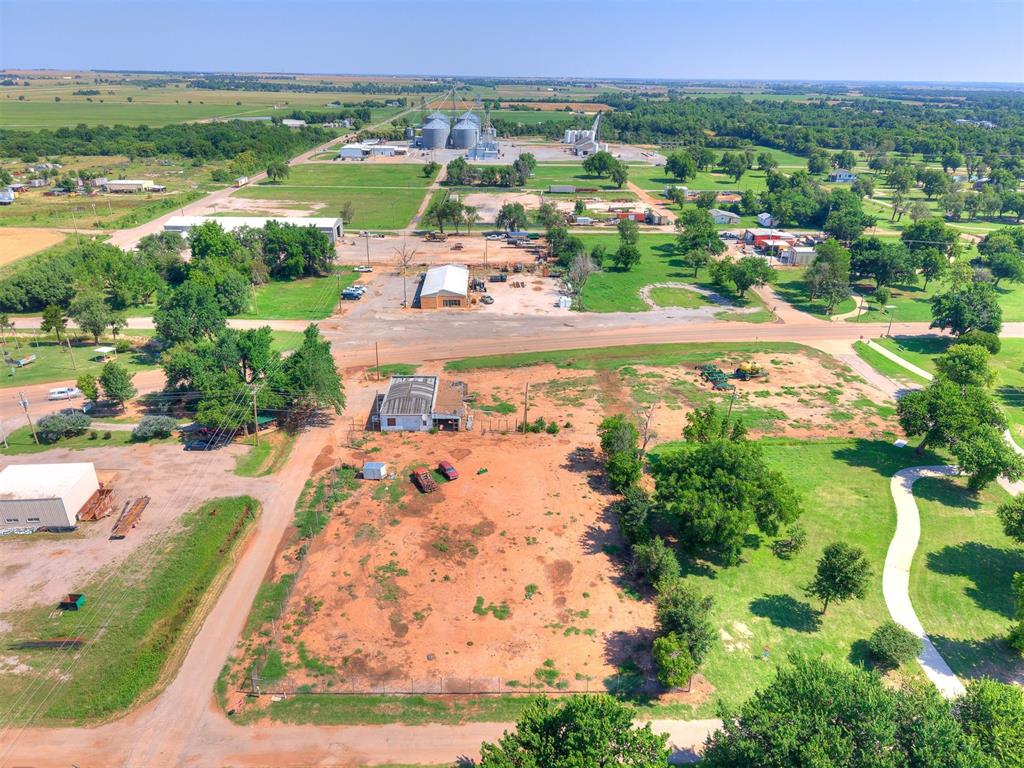 613 W Broadway Avenue Property Photo 8