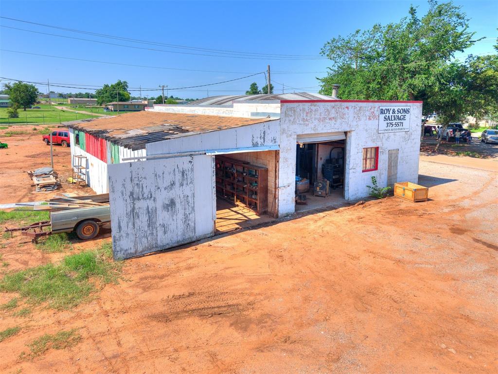 613 W Broadway Avenue Property Photo 13