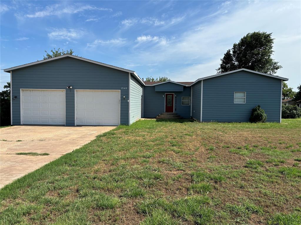 1540 Cross Road Property Photo 1