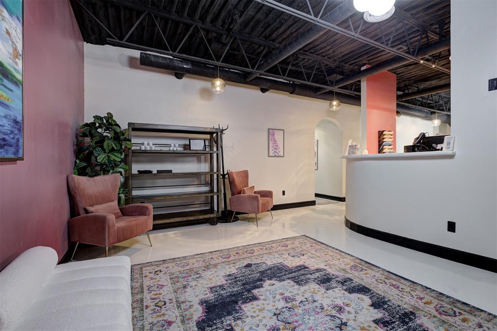 6500 N Meridian Avenue Property Photo 4