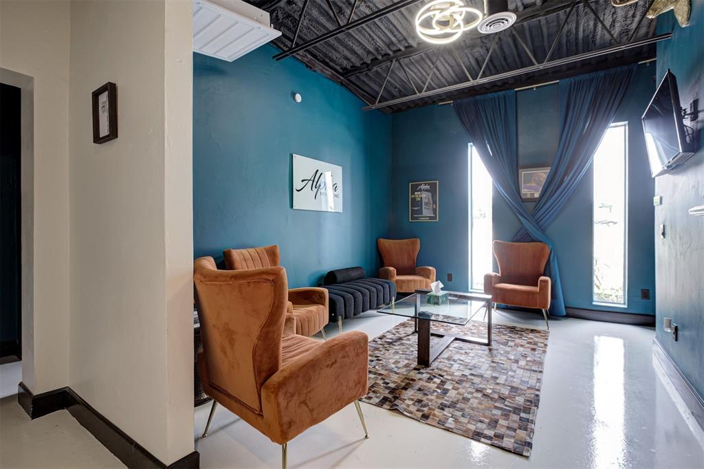 6500 N Meridian Avenue Property Photo 8