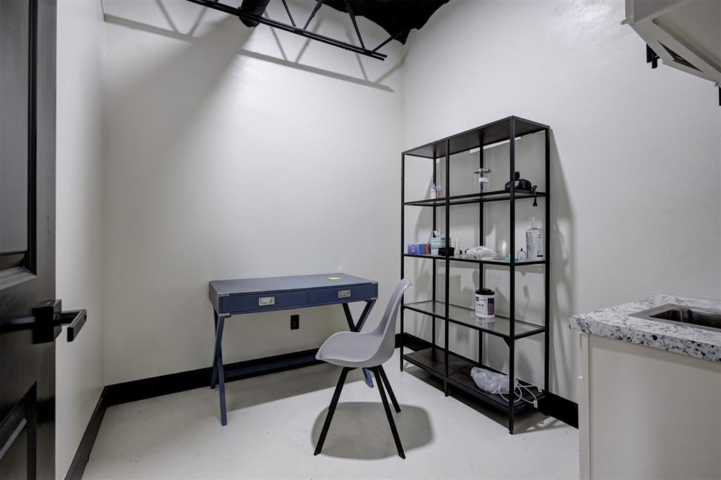 6500 N Meridian Avenue Property Photo 15