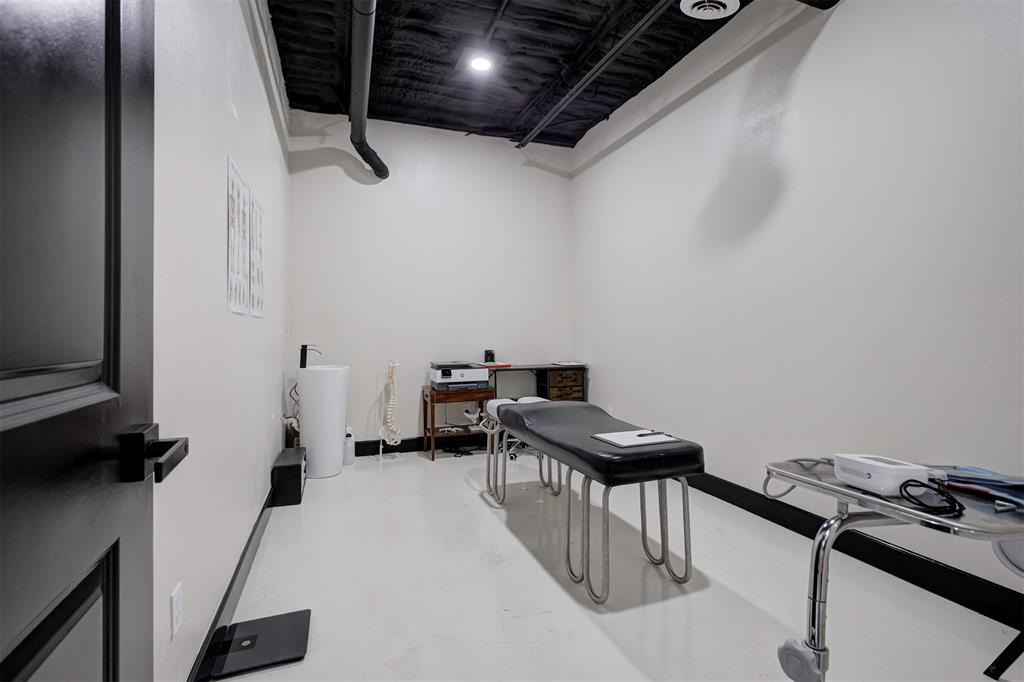 6500 N Meridian Avenue Property Photo 17