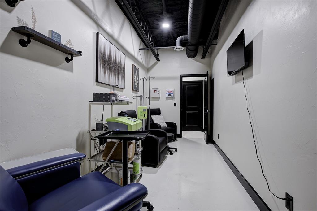 6500 N Meridian Avenue Property Photo 20