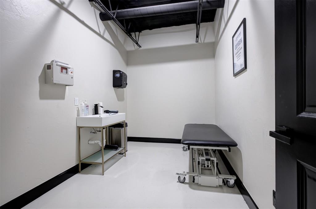 6500 N Meridian Avenue Property Photo 27