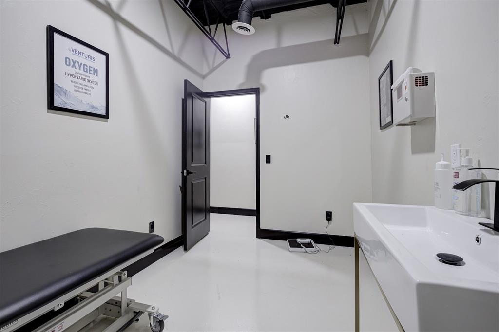 6500 N Meridian Avenue Property Photo 28