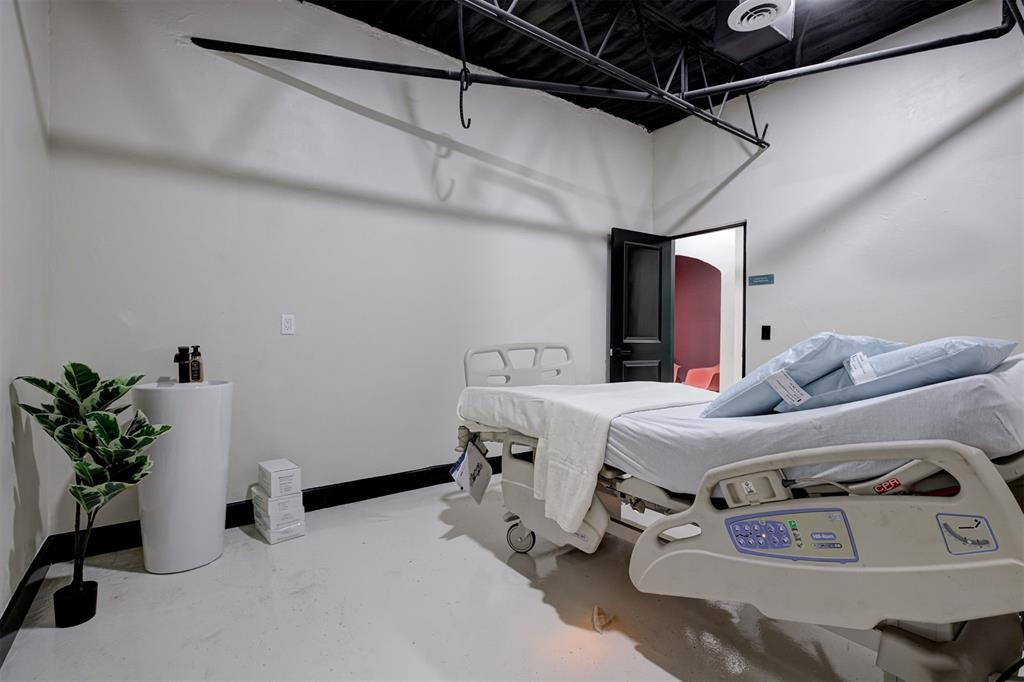 6500 N Meridian Avenue Property Photo 35