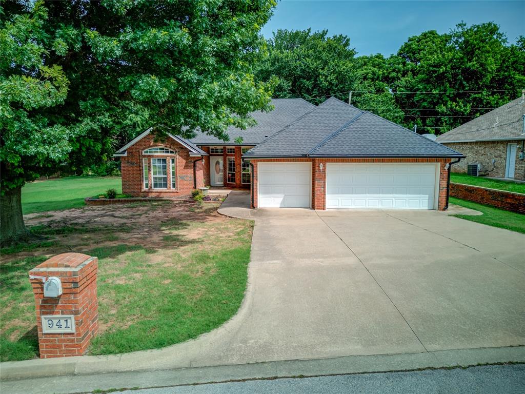 941 Blue Bird Terrace Property Photo