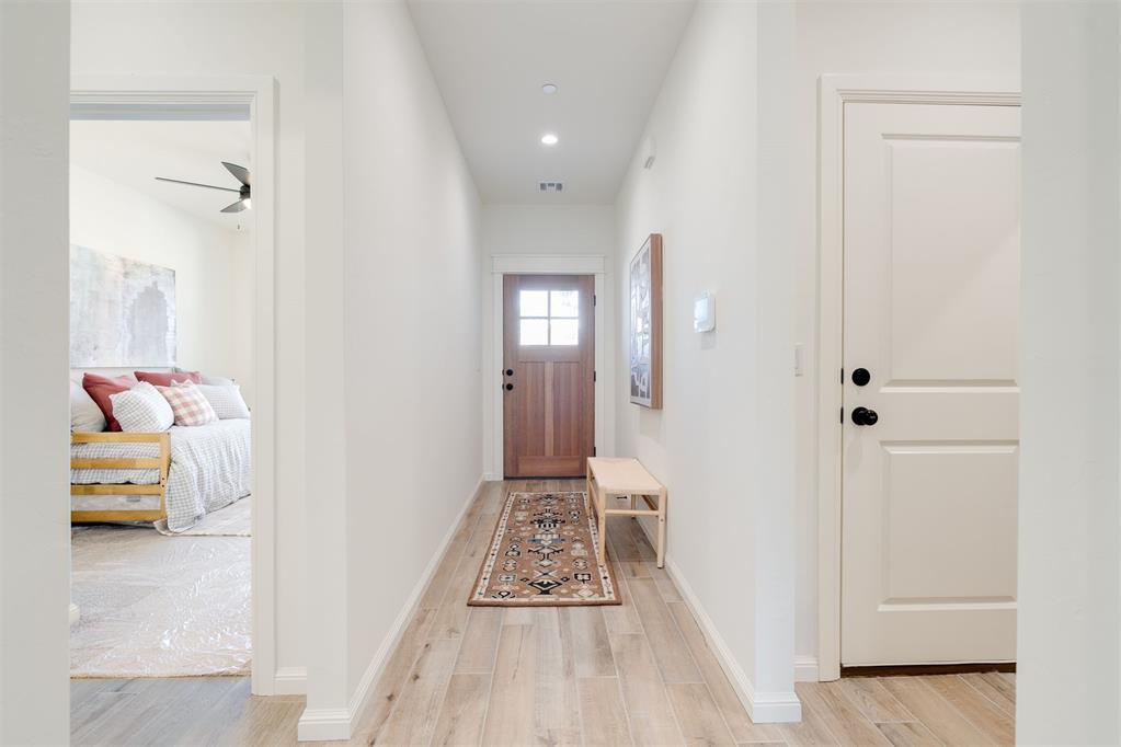 4704 Half Moon Way Property Photo 3