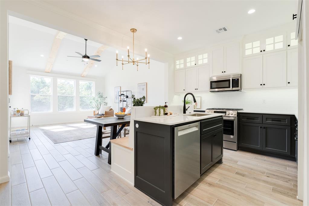 4704 Half Moon Way Property Photo 9