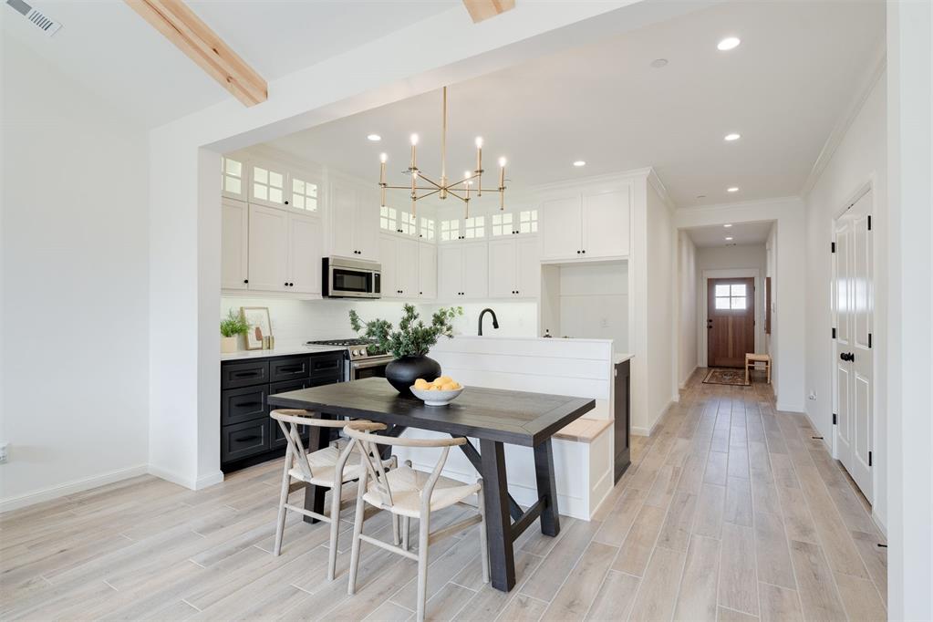 4704 Half Moon Way Property Photo 12