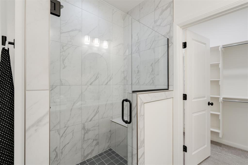 4704 Half Moon Way Property Photo 17