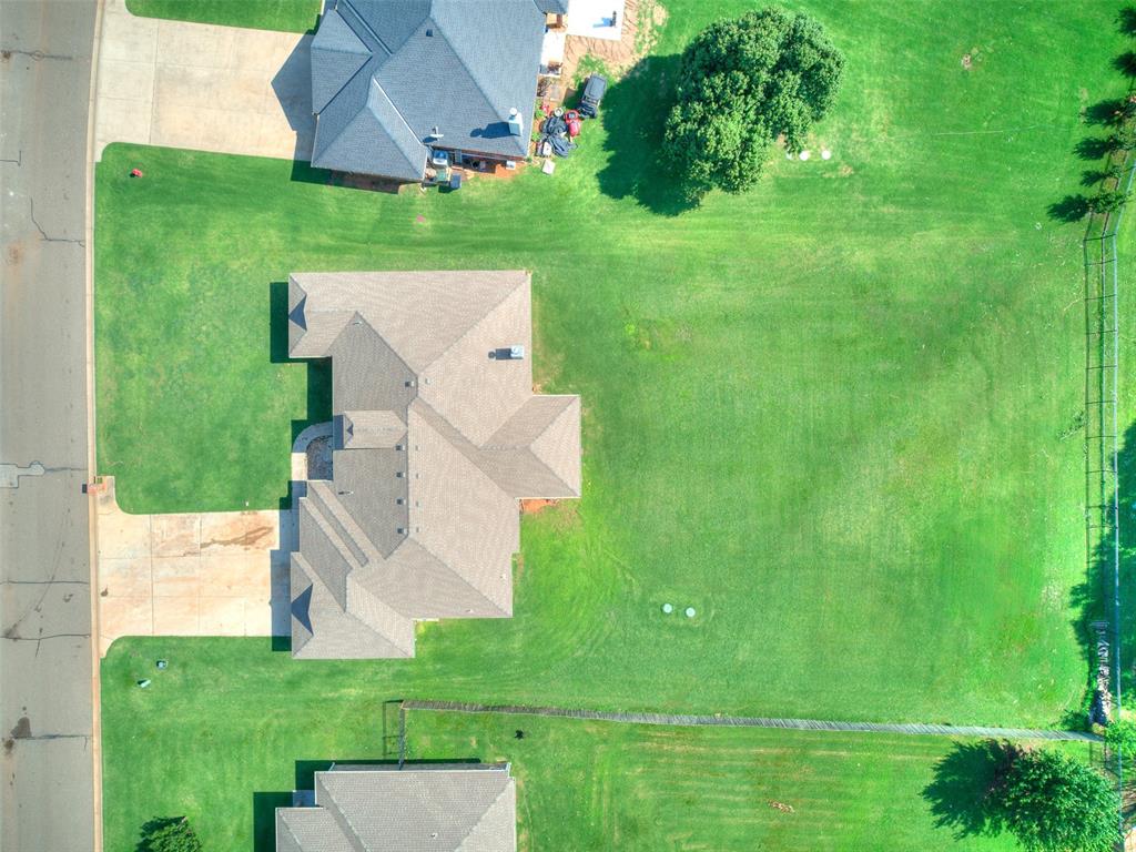 7933 Lindsay Lane Property Photo 3