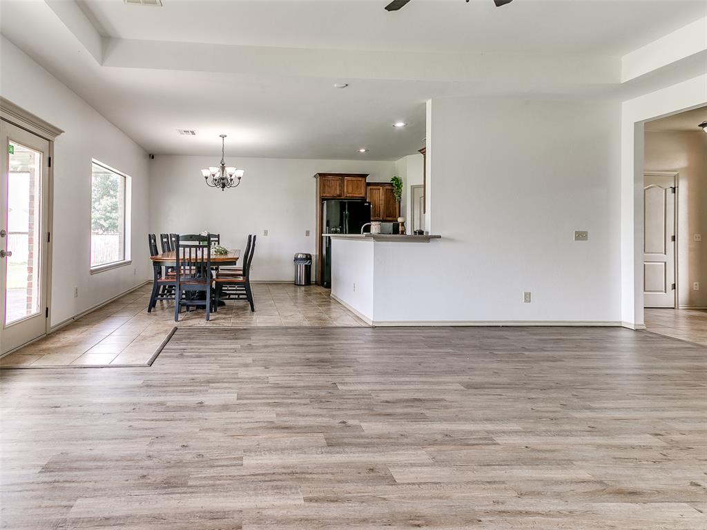 7933 Lindsay Lane Property Photo 8