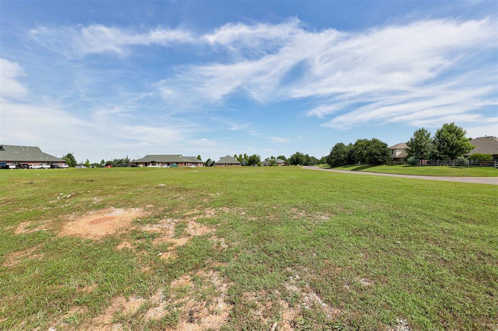 2852 N Kelly Avenue Property Photo 8