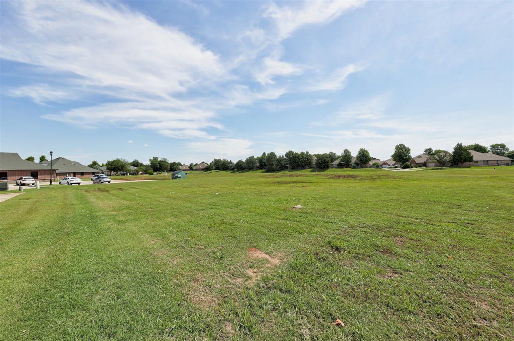 2868 N Kelly Avenue Property Photo 9